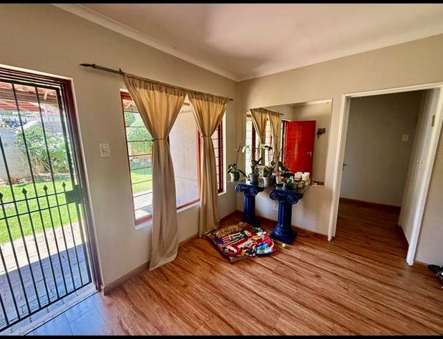 4 BEDROOM PROPERTY TO RENT IN SANDRINGHAM